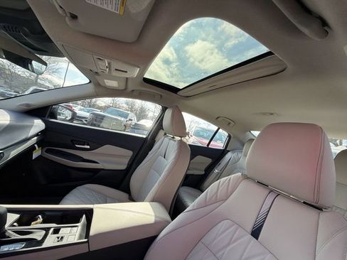 New 2026 Nissan Sentra SL w/ Floor Mat Package FWD image 21