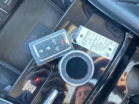 Used 2022 Jeep Grand Cherokee L Limited w/ Luxury Tech Group II image 34