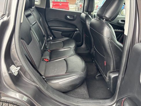 Used 2019 Jeep Compass Trailhawk image 18