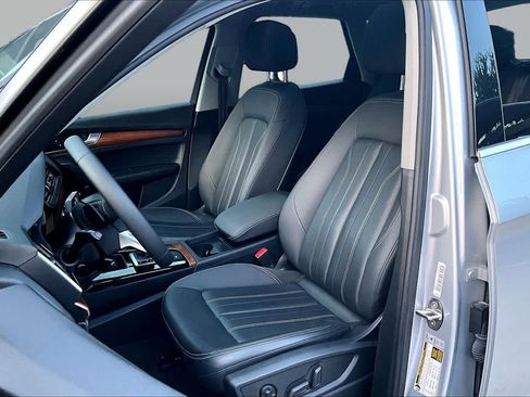 Certified 2023 Audi Q5 2.0T Premium w/ Convenience Package AWD/4WD image 8