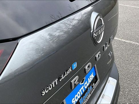 Used 2023 Nissan Rogue SL w/ SL Premium Package image 26