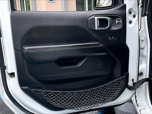 Used 2020 Jeep Wrangler Unlimited Sahara AWD/4WD image 20