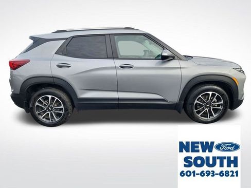 Used 2024 Chevrolet TrailBlazer LT w/ Convenience Package image 6