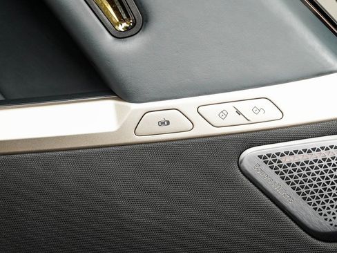 Used 2023 BMW iX M60 w/ Executive Package image 43