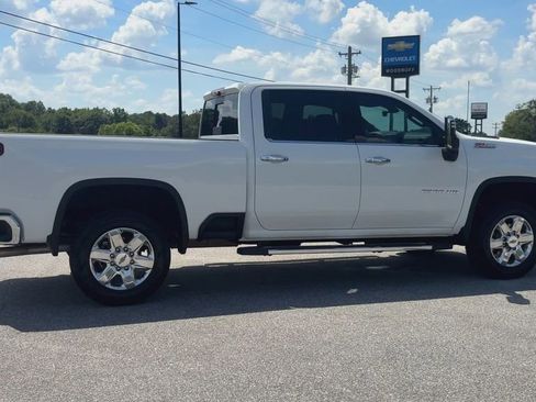 Certified 2021 Chevrolet Silverado 2500 LTZ w/ LTZ Premium Package AWD/4WD image 8