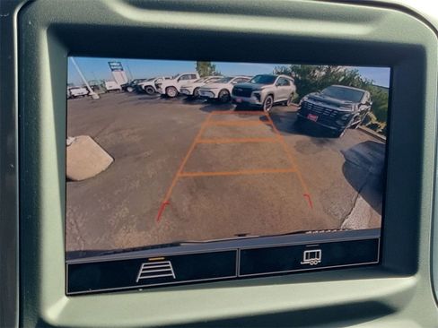 Used 2025 Chevrolet Silverado 1500 Custom image 14