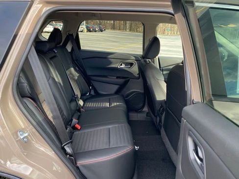New 2025 Nissan Rogue SV image 29
