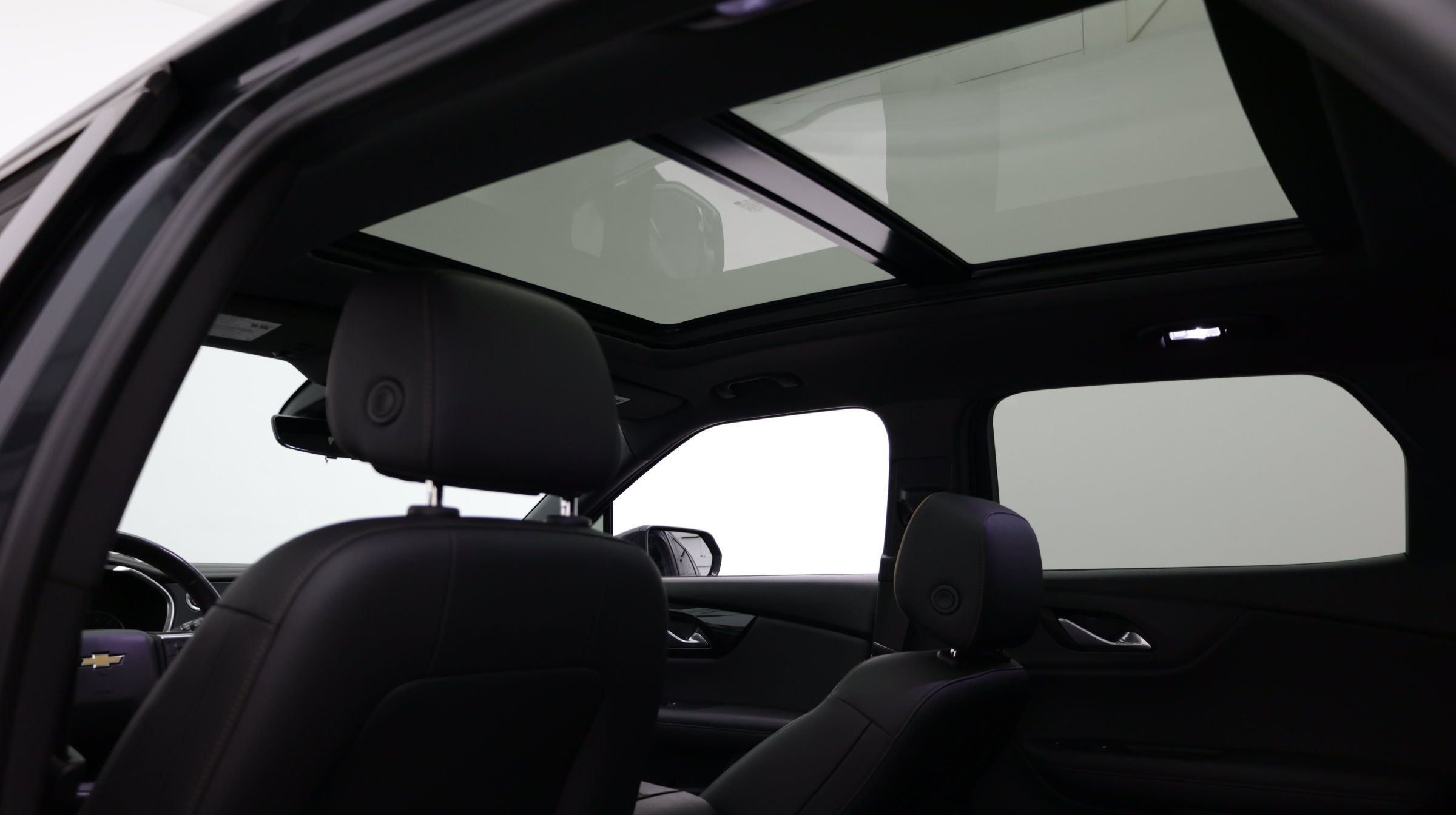 Used 2019 Chevrolet Blazer Premier w/ Sun and Wheels Package FWD image 5