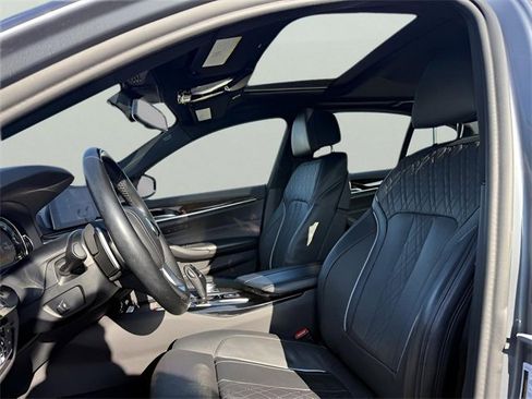 Used 2019 BMW 540i xDrive w/ Luxury Seating Package image 14