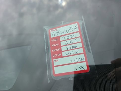 Used 2024 GMC Yukon Denali RWD image 9