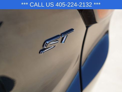 Used 2023 Buick Encore GX Select w/ Sport Touring Package FWD image 8