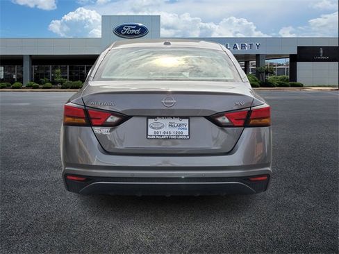 Used 2024 Nissan Altima 2.5 SV image 4