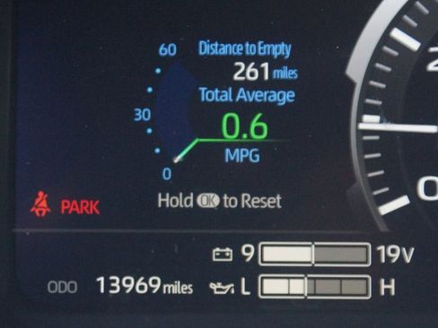 Used 2025 Toyota Tundra Platinum AWD/4WD image 4