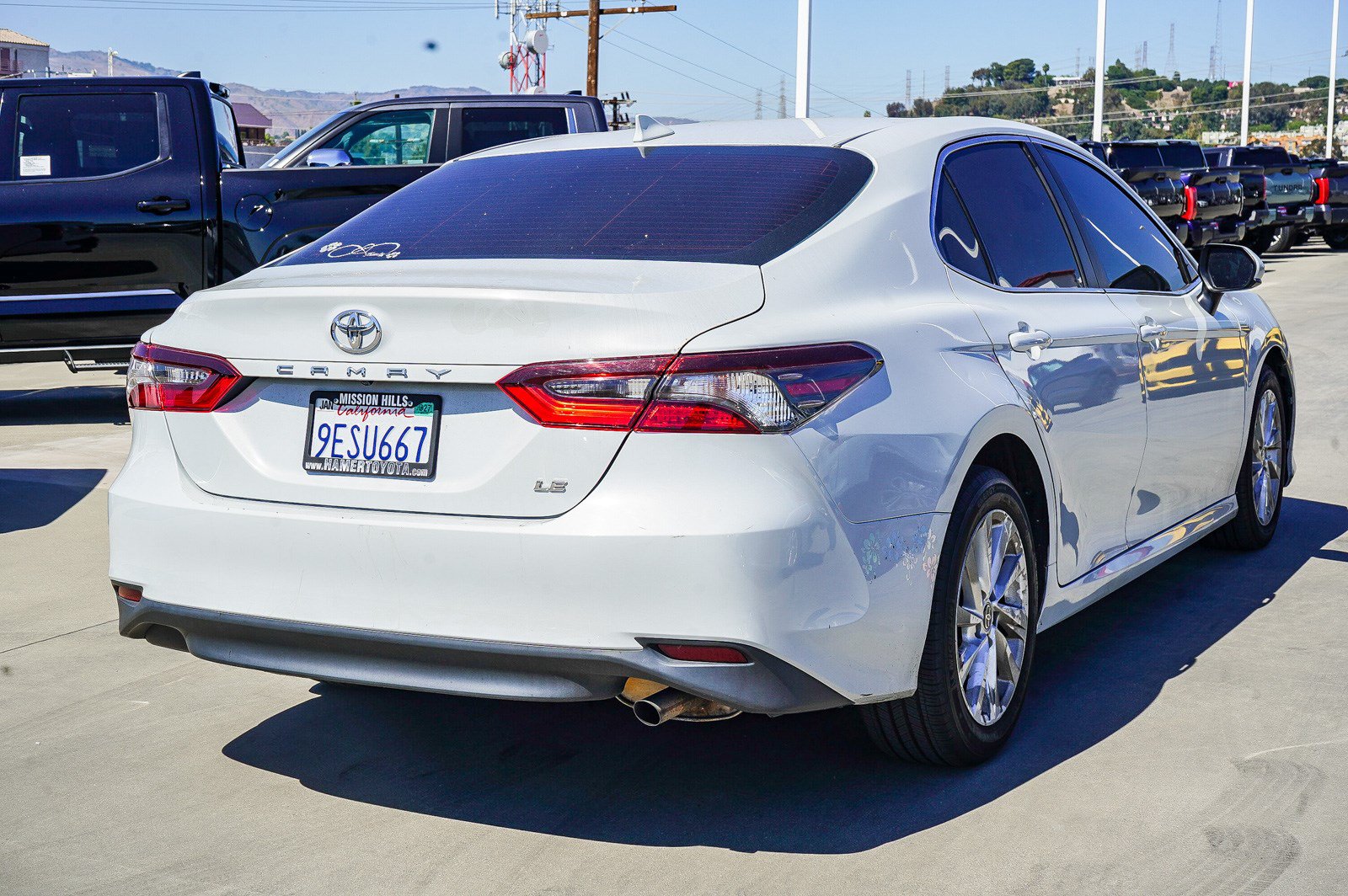 Used 2023 Toyota Camry LE FWD image 7
