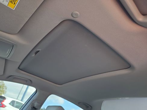 Used 2019 Honda Accord Touring image 16