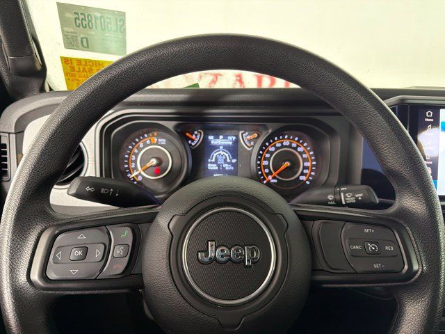 Used 2025 Jeep Gladiator Sport AWD/4WD image 21