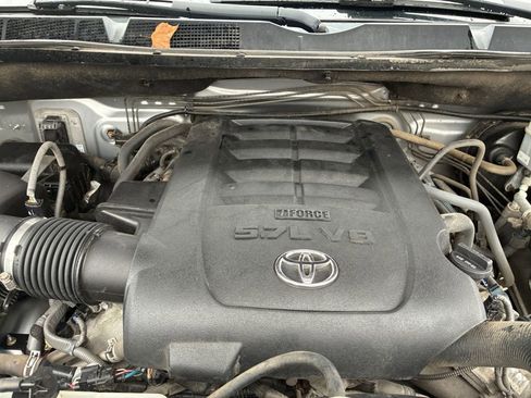 Used 2017 Toyota Tundra SR5 w/ SR5 Upgrade Package image 19