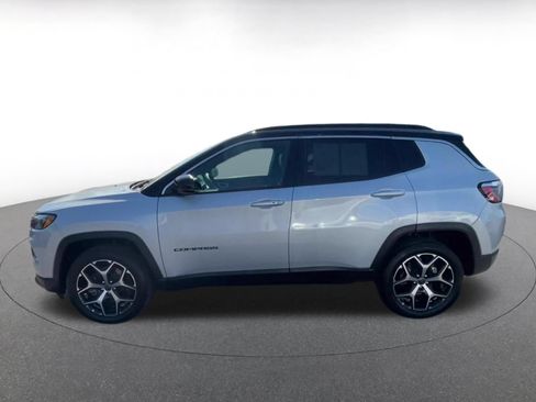 Used 2025 Jeep Compass Limited AWD/4WD image 9