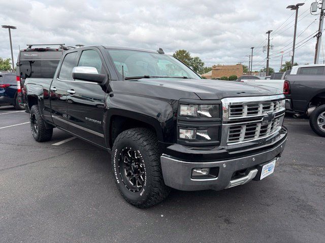 Used 2015 Chevrolet Silverado 1500 LTZ Z71 w/ LTZ Plus Package AWD/4WD image 1