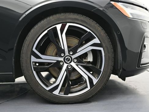 Used 2024 Volvo S60 B5 Plus image 6