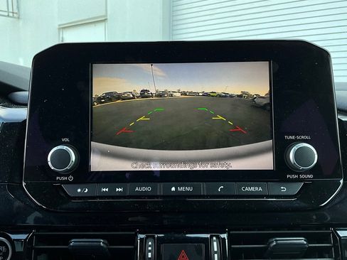 Used 2024 Nissan Pathfinder SV image 30