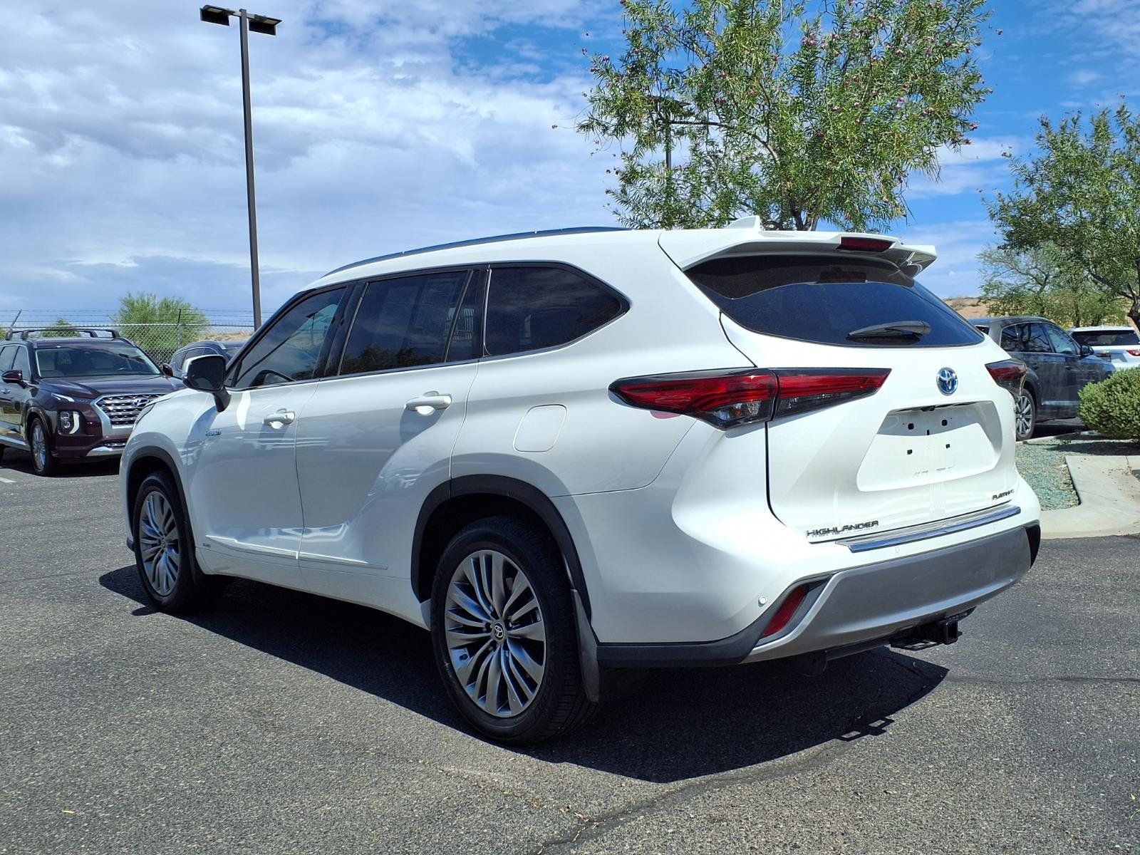 Used 2021 Toyota Highlander Platinum AWD/4WD image 4