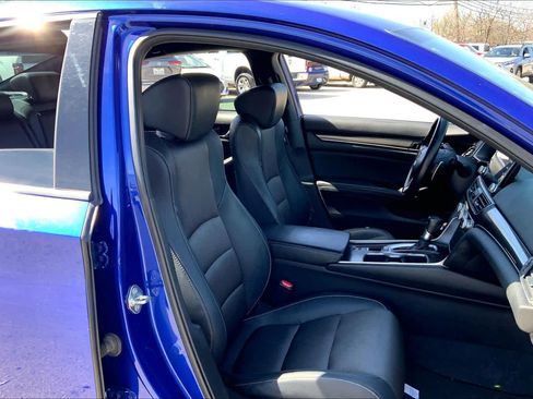 Used 2018 Honda Accord Sport image 9