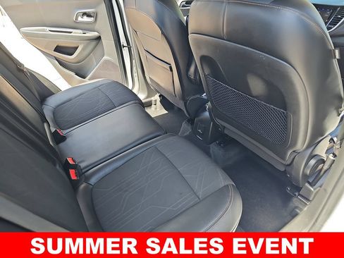 Used 2022 Chevrolet Trax LT w/ Driver Confidence Package AWD/4WD image 11