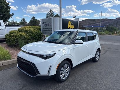 New 2025 Kia Soul LX