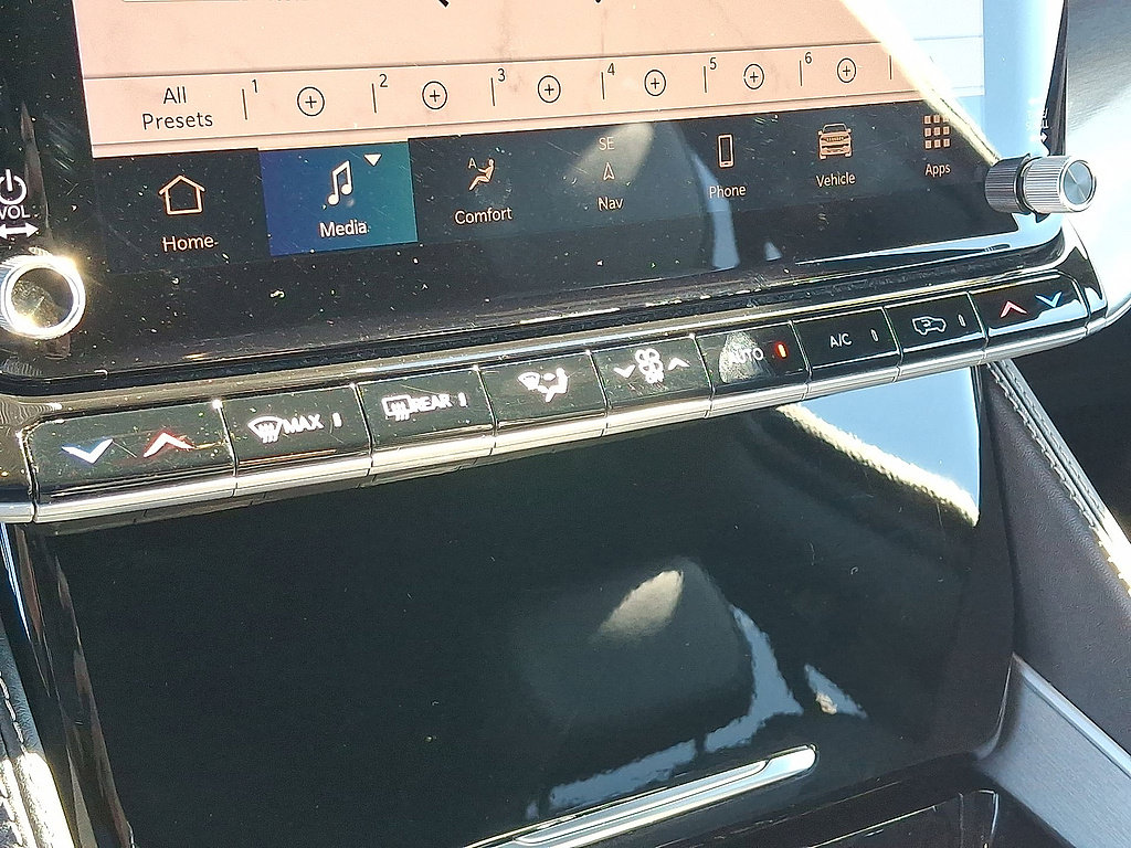 Used 2025 Jeep Wagoneer Series II AWD/4WD image 25