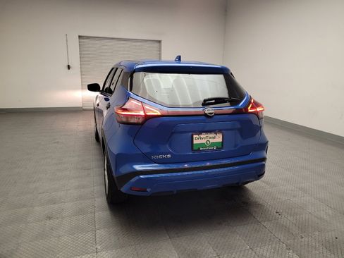 Used 2022 Nissan Kicks S FWD image 6
