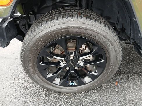 Used 2022 Jeep Wrangler Unlimited Sahara image 9