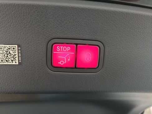 Used 2024 Mercedes-Benz GLC 300 4MATIC image 20