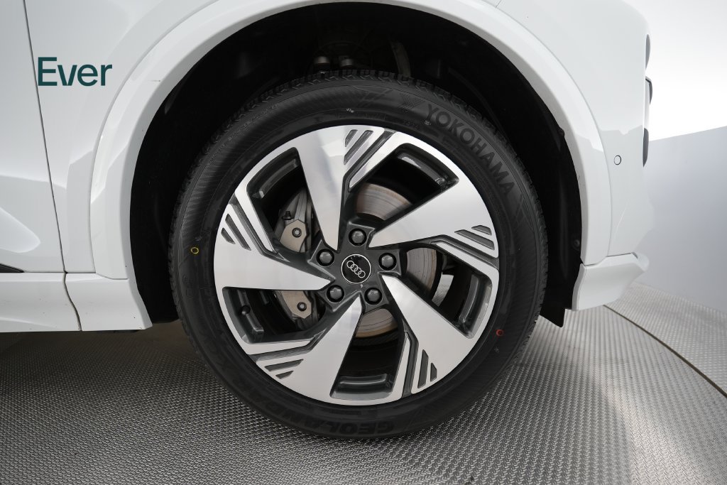 Used 2025 Audi Q6 e-tron Premium Plus AWD/4WD image 20