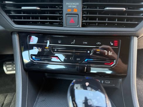 Used 2025 Volkswagen Jetta Sport FWD image 18