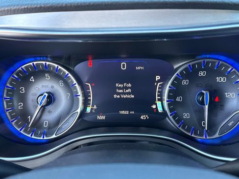 Used 2024 Chrysler Pacifica Limited w/ S Appearance Package image 27