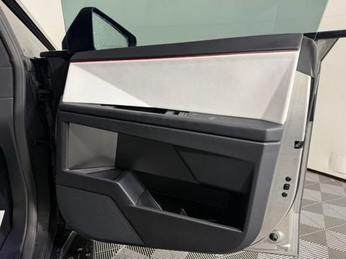 Used 2024 Tesla Cybertruck Cyberbeast AWD/4WD image 17