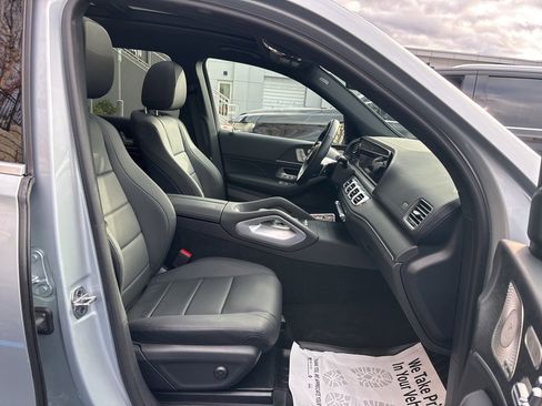 Used 2025 Mercedes-Benz GLS 450 4MATIC image 19