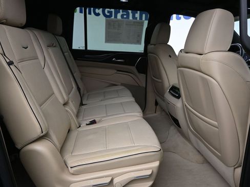 Used 2022 Cadillac Escalade ESV Premium Luxury image 7
