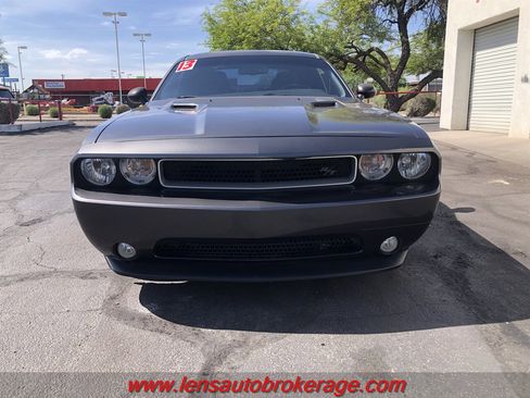 Used 2013 Dodge Challenger R/T image 3