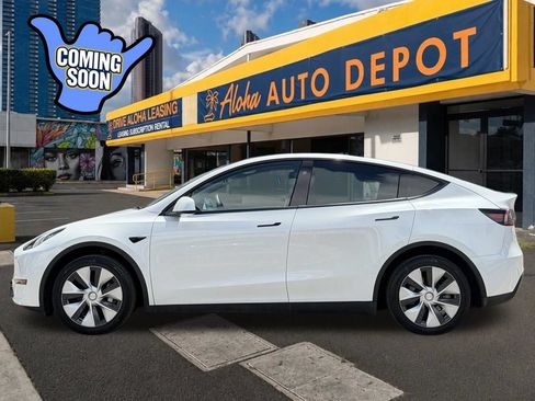 Used 2023 Tesla Model Y Long Range AWD/4WD image 2