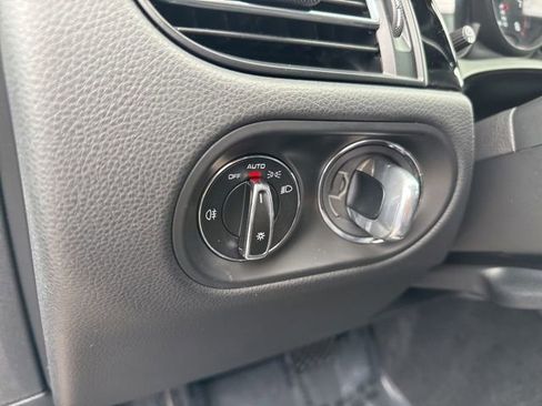 Used 2024 Porsche Macan image 24