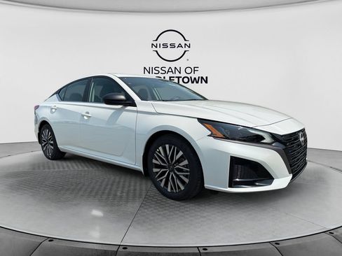 New 2026 Nissan Altima 2.5 SV FWD image 7