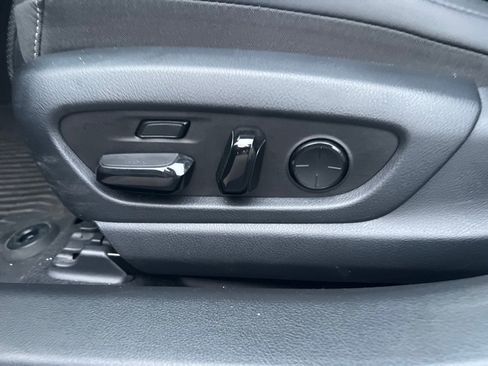 Used 2019 Lexus ES 300h w/ Accessory Package 2 image 30