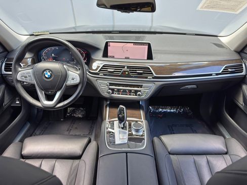 Used 2021 BMW 740i xDrive AWD/4WD image 12