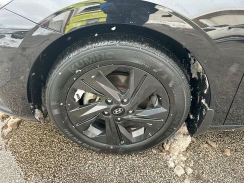 Used 2023 Hyundai Elantra SEL w/ Winter Weather Package image 20