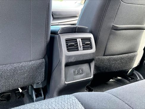 Certified 2025 Nissan Rogue SV FWD image 34