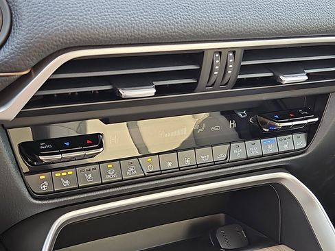 New 2026 MAZDA CX-90 3.3 Turbo w/ Preferred Package image 16