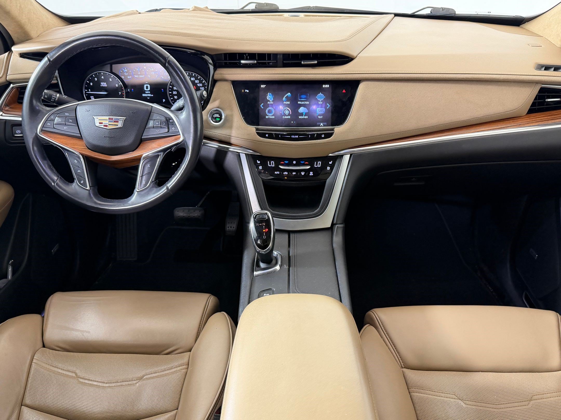 Used 2017 Cadillac XT5 Platinum AWD/4WD image 14