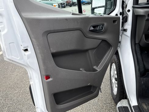 Certified 2025 Ford Transit 250 Low Roof w/ Exterior Upgrade Package RWD image 9